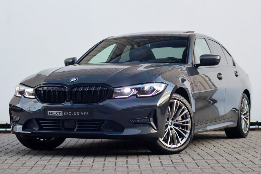BMW 3-serie 330e High Executive | Pano | Individual | ACC | Head-up | 360