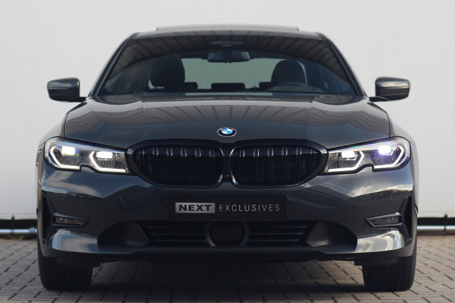 BMW 3-serie 330e High Executive | Pano | Individual | ACC | Head-up | 360