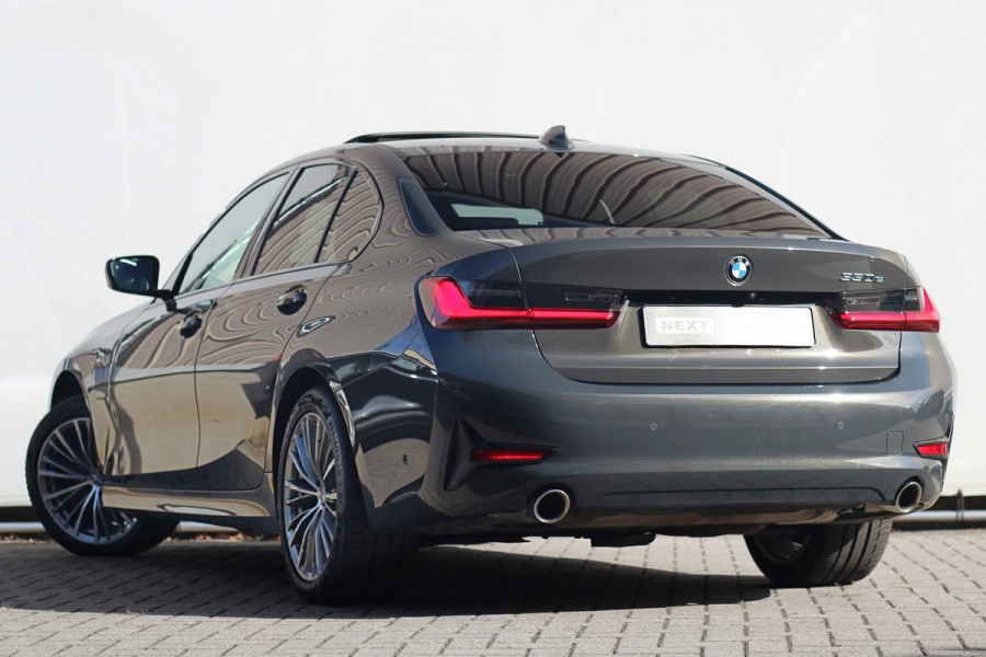 BMW 3-serie 330e High Executive | Pano | Individual | ACC | Head-up | 360