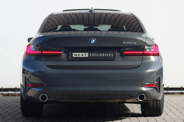 BMW 3-serie 330e High Executive | Pano | Individual | ACC | Head-up | 360
