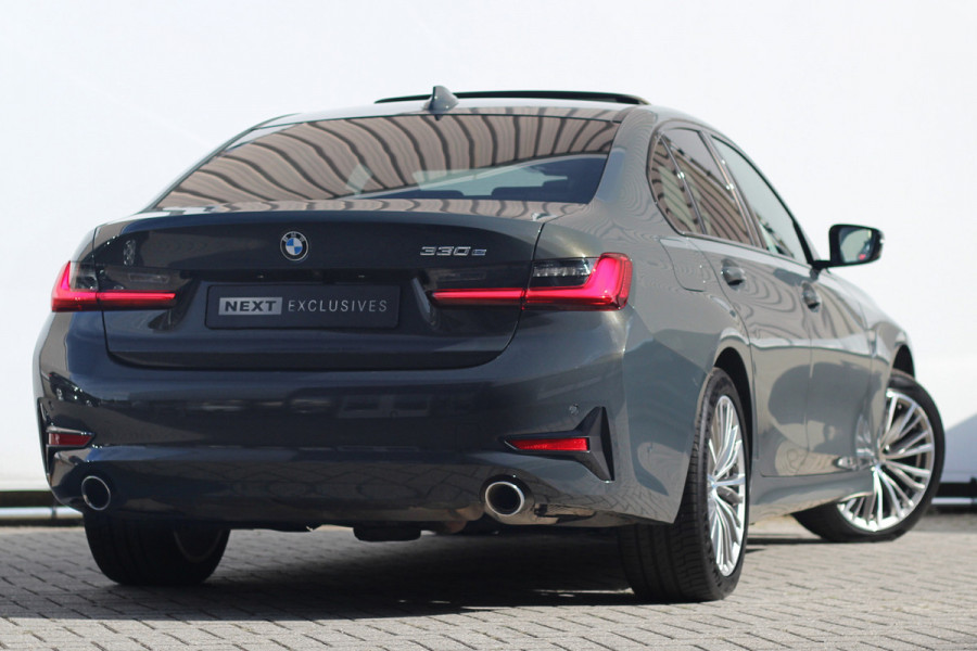 BMW 3-serie 330e High Executive | Pano | Individual | ACC | Head-up | 360
