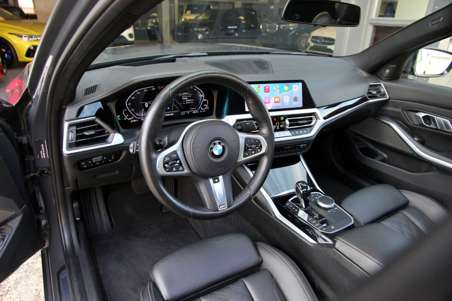 BMW 3-serie 330e High Executive | Pano | Individual | ACC | Head-up | 360