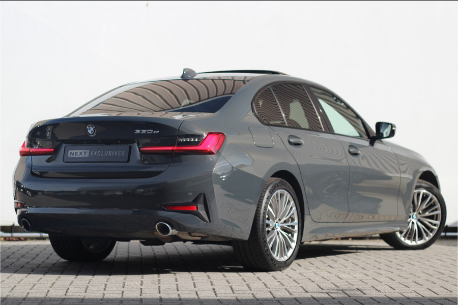 BMW 3-serie 330e High Executive | Pano | Individual | ACC | Head-up | 360