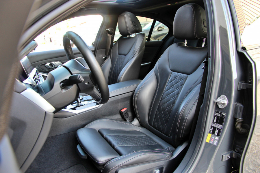 BMW 3-serie 330e High Executive | Pano | Individual | ACC | Head-up | 360