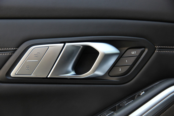 BMW 3-serie 330e High Executive | Pano | Individual | ACC | Head-up | 360