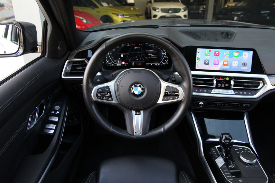 BMW 3-serie 330e High Executive | Pano | Individual | ACC | Head-up | 360