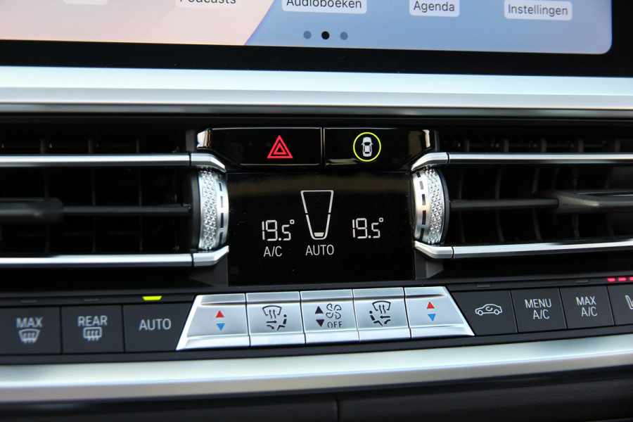 BMW 3-serie 330e High Executive | Pano | Individual | ACC | Head-up | 360