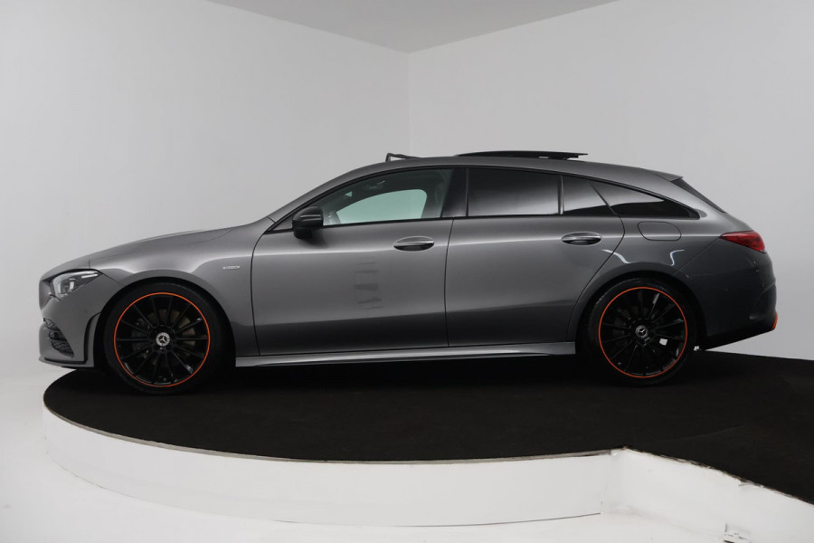 Mercedes-Benz CLA-Klasse Shooting Brake 200 Premium Plus (PANORAMADAK, EDITION, STOELVERWARMING, SFEERVERLICHTING, ELEKTR STOELEN)