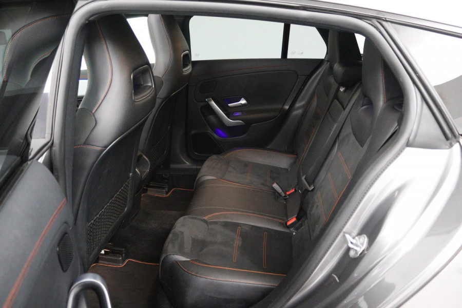 Mercedes-Benz CLA-Klasse Shooting Brake 200 Premium Plus (PANORAMADAK, EDITION, STOELVERWARMING, SFEERVERLICHTING, ELEKTR STOELEN)