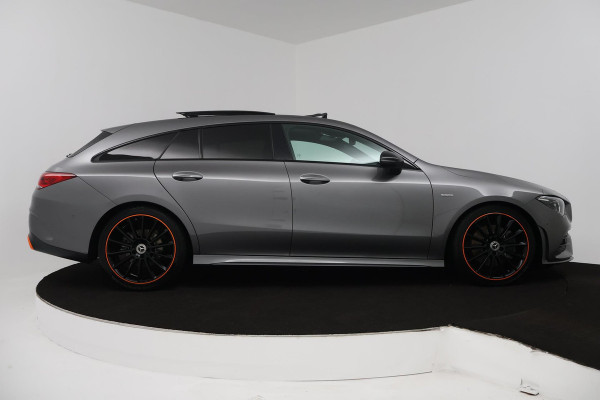 Mercedes-Benz CLA-Klasse Shooting Brake 200 Premium Plus (PANORAMADAK, EDITION, STOELVERWARMING, SFEERVERLICHTING, ELEKTR STOELEN)