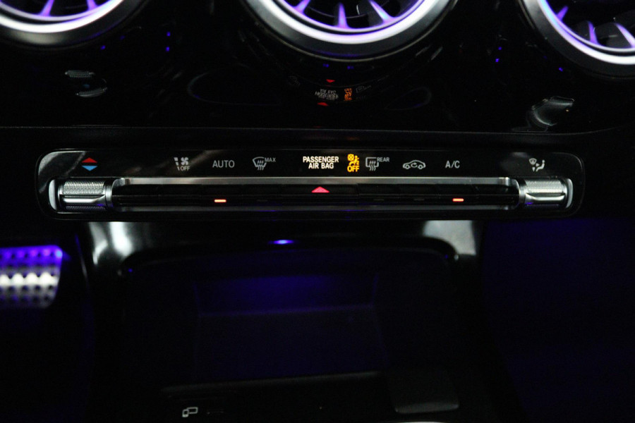 Mercedes-Benz CLA-Klasse Shooting Brake 200 Premium Plus (PANORAMADAK, EDITION, STOELVERWARMING, SFEERVERLICHTING, ELEKTR STOELEN)