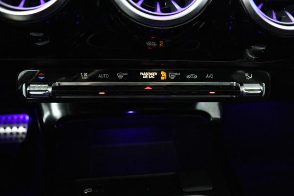 Mercedes-Benz CLA-Klasse Shooting Brake 200 Premium Plus (PANORAMADAK, EDITION, STOELVERWARMING, SFEERVERLICHTING, ELEKTR STOELEN)