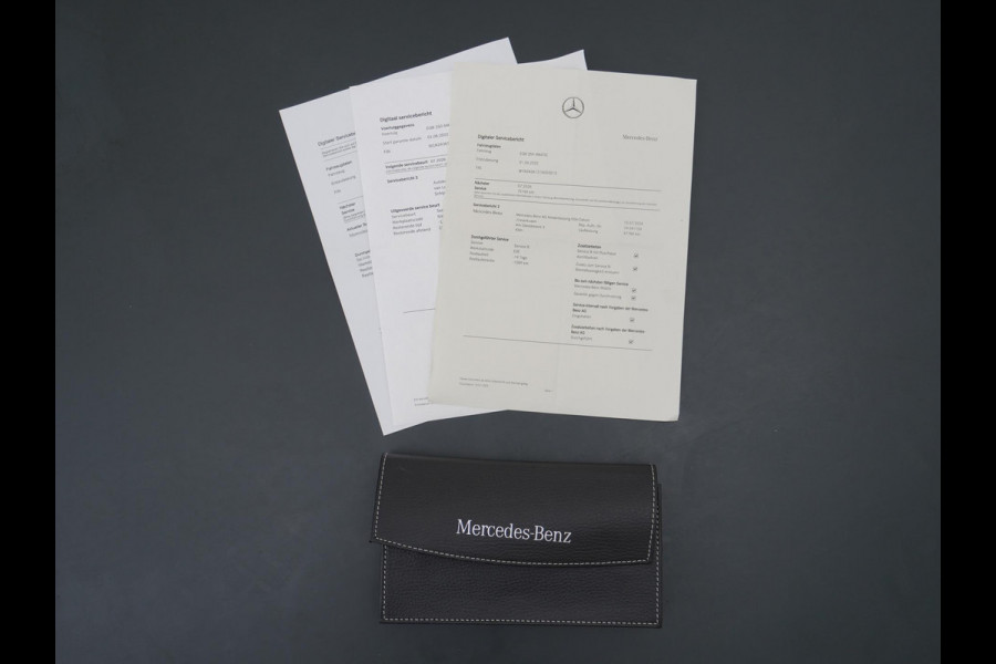Mercedes-Benz EQB 350 4MATIC Luxury Line 67 kWh Achteruitrijcamera | Sfeerverlichting | Stoelverwarming | Full LED | Rijklaar geleverd met onderhoud en 12 mnd BOVAG garantie Mercedes-Benz EQB 350 4MATIC Luxury Line 67 kWh Achteruitrijcamera | Sfeerverlichting | Stoelverwarming | Full LED | Rijklaar geleverd met onderhoud en 12 mnd BOVAG garantie