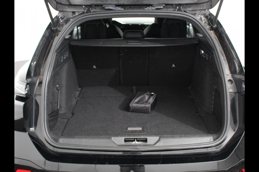 Peugeot 308 1.2 PureTech GT Climate control Adaptive cruise control Parkeersensoren Achteruitrijcamera Navigatie LED Apple Carplay/ Android Auto