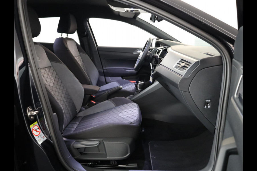 Volkswagen Taigo 1.0 TSI R-Line 115 Pk Private lease vanaf €529,- pm | DSG (Automaat) | Verlengde garantie | 18" LM velgen "Blackstyle pakket | Navigatie via app |
