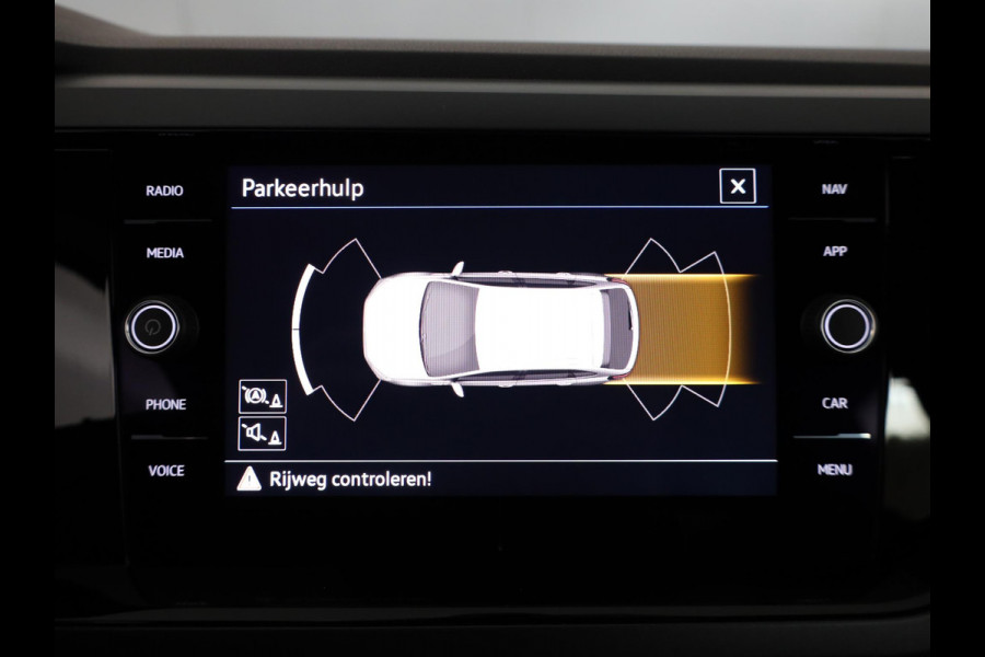 Volkswagen Taigo 1.0 TSI R-Line 115 Pk Private lease vanaf €529,- pm | DSG (Automaat) | Verlengde garantie | 18" LM velgen "Blackstyle pakket | Navigatie via app |
