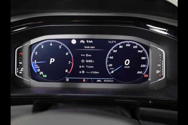 Volkswagen T-Roc 1.5 TSI R-Line 150 PK DSG (Automaat) | Verlengde garantie | Black Style | Panorama dak | LED Matrix koplampen | Adaptieve cruise |