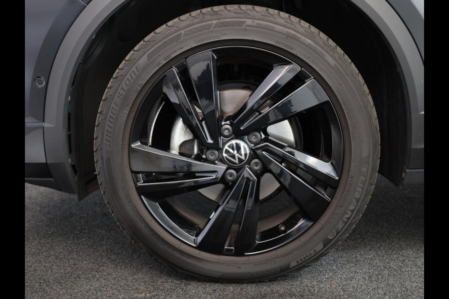 Volkswagen T-Roc 1.5 TSI R-Line 150 PK DSG (Automaat) | Verlengde garantie | Black Style | Panorama dak | LED Matrix koplampen | Adaptieve cruise |