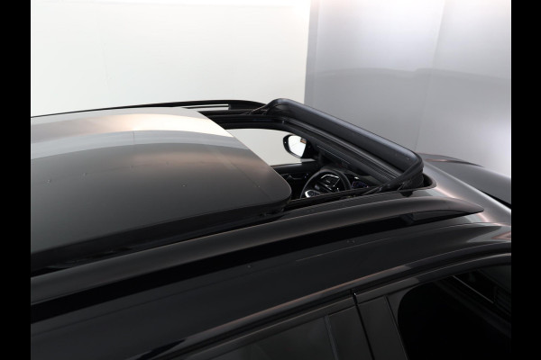 Volkswagen T-Roc 1.5 TSI R-Line 150 PK DSG (Automaat) | Verlengde garantie | Black Style | Panorama dak | LED Matrix koplampen | Adaptieve cruise |