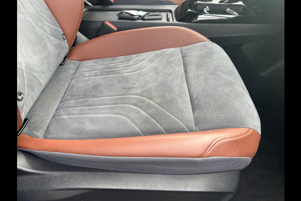 Volkswagen ID.4 First 77 kWh 204 pk | SOH 93% | Navigatie | Parkeersensoren | Achteruitrijcamera | Adaptieve cruise control | LED koplampen | Stoelverwarming |