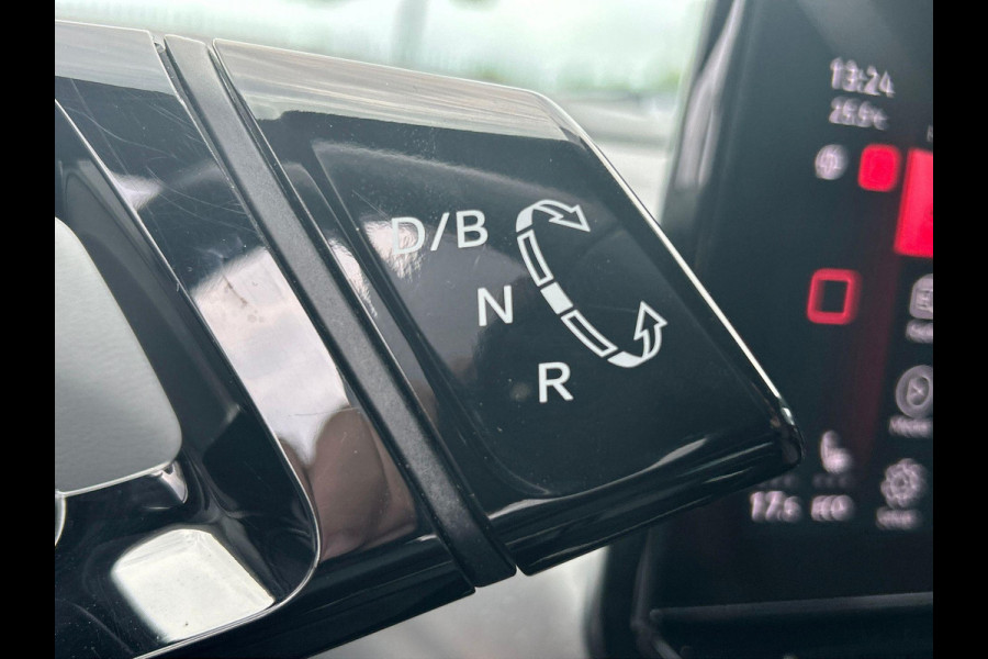 Volkswagen ID.4 First 77 kWh 204 pk | SOH 93% | Navigatie | Parkeersensoren | Achteruitrijcamera | Adaptieve cruise control | LED koplampen | Stoelverwarming |