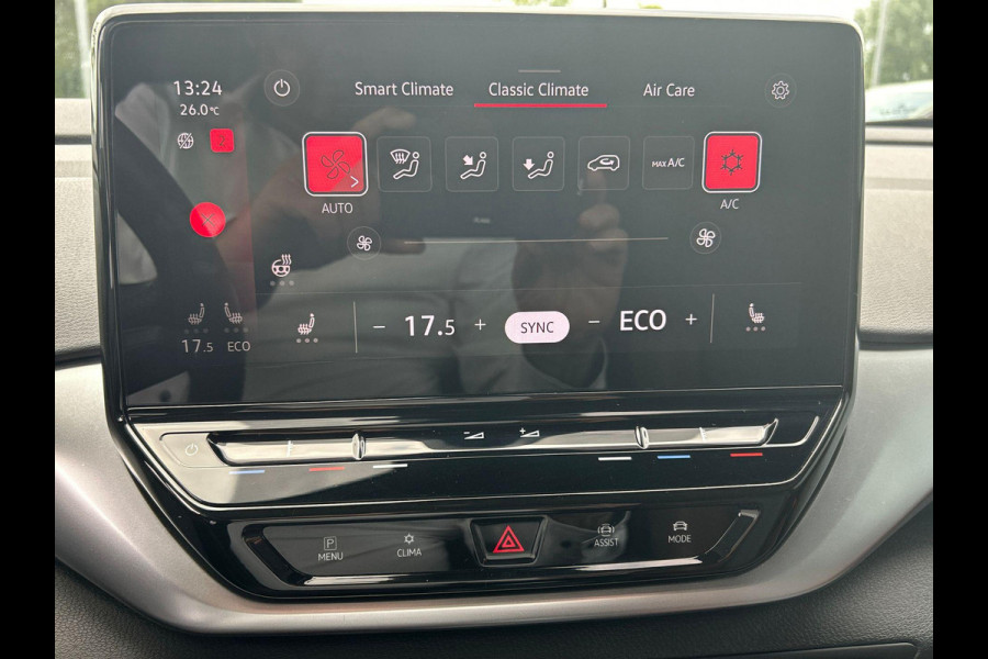 Volkswagen ID.4 First 77 kWh 204 pk | SOH 93% | Navigatie | Parkeersensoren | Achteruitrijcamera | Adaptieve cruise control | LED koplampen | Stoelverwarming |