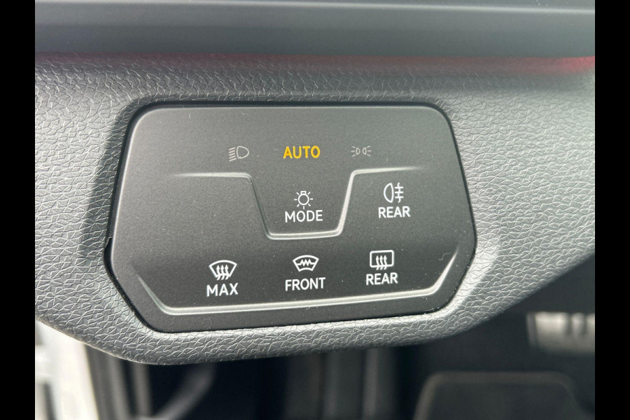 Volkswagen ID.4 First 77 kWh 204 pk | SOH 93% | Navigatie | Parkeersensoren | Achteruitrijcamera | Adaptieve cruise control | LED koplampen | Stoelverwarming |