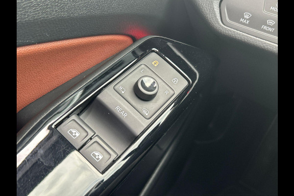 Volkswagen ID.4 First 77 kWh 204 pk | SOH 93% | Navigatie | Parkeersensoren | Achteruitrijcamera | Adaptieve cruise control | LED koplampen | Stoelverwarming |