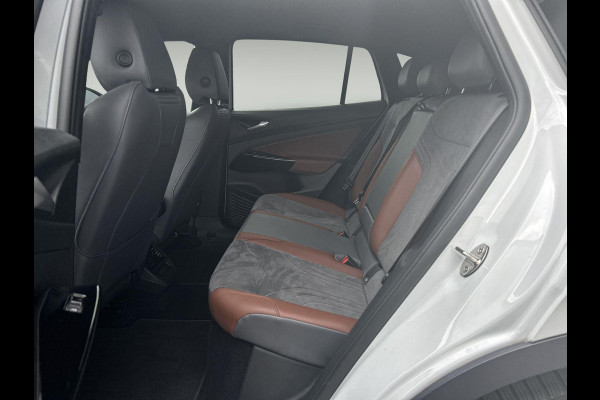 Volkswagen ID.4 First 77 kWh 204 pk | SOH 93% | Navigatie | Parkeersensoren | Achteruitrijcamera | Adaptieve cruise control | LED koplampen | Stoelverwarming |