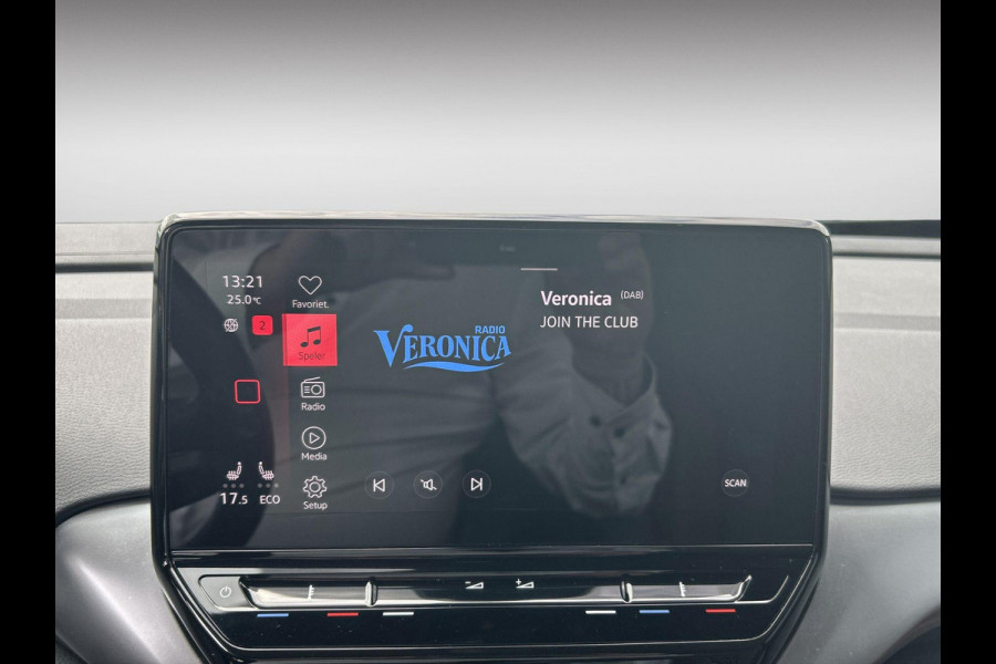 Volkswagen ID.4 First 77 kWh 204 pk | SOH 93% | Navigatie | Parkeersensoren | Achteruitrijcamera | Adaptieve cruise control | LED koplampen | Stoelverwarming |