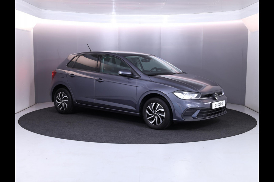 Volkswagen Polo 1.0 TSI Life 95 pk Automaat (DSG) | Verlengde garantie | Navigatie | Parkeersensoren | Achteruitrijcamera | Adaptieve cruise control | Stoelverwarming |