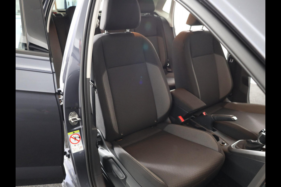 Volkswagen Polo 1.0 TSI Life 95 pk Automaat (DSG) | Verlengde garantie | Navigatie | Parkeersensoren | Achteruitrijcamera | Adaptieve cruise control | Stoelverwarming |