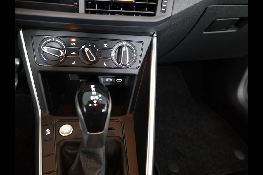 Volkswagen Polo 1.0 TSI Life 95 pk Automaat (DSG) | Verlengde garantie | Navigatie | Parkeersensoren | Achteruitrijcamera | Adaptieve cruise control | Stoelverwarming |