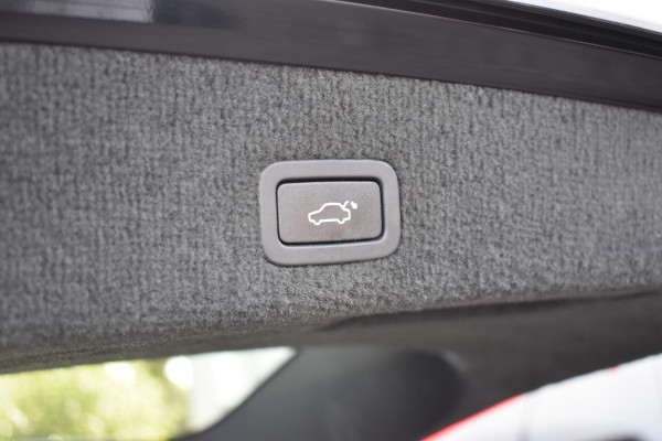 Volvo V70 D3 150PK Automaat Polar ACC | Xenon | Trekhaak | Leder | Standkachel | Stoelverwarming