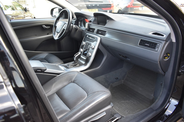 Volvo V70 D3 150PK Automaat Polar ACC | Xenon | Trekhaak | Leder | Standkachel | Stoelverwarming