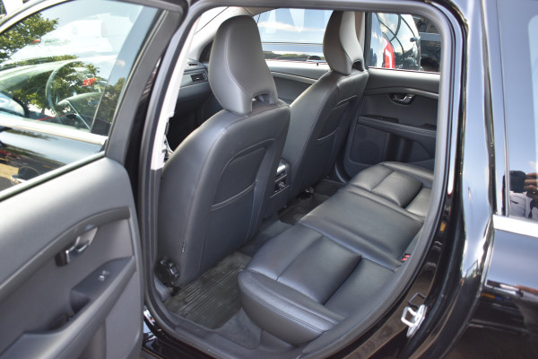 Volvo V70 D3 150PK Automaat Polar ACC | Xenon | Trekhaak | Leder | Standkachel | Stoelverwarming