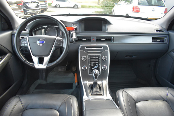 Volvo V70 D3 150PK Automaat Polar ACC | Xenon | Trekhaak | Leder | Standkachel | Stoelverwarming