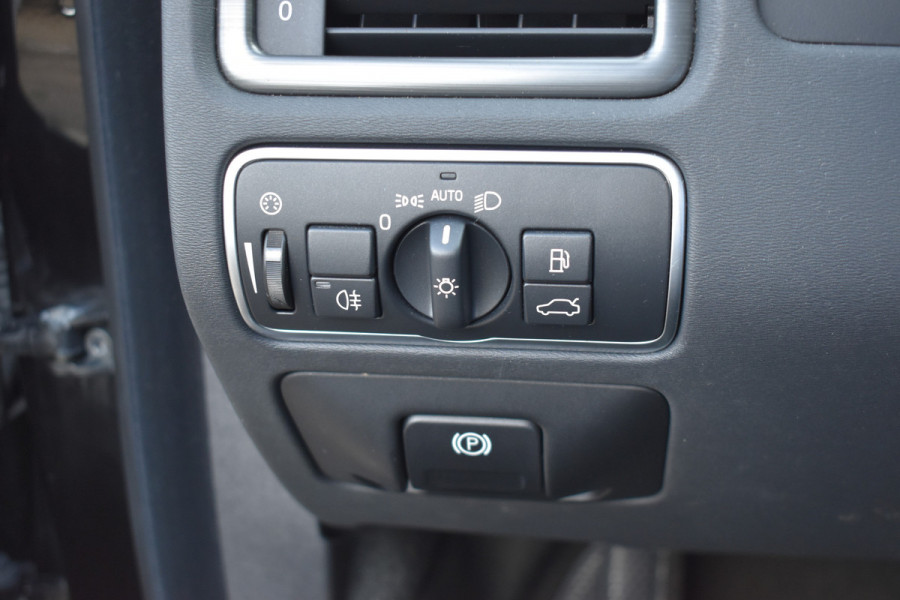 Volvo V70 D3 150PK Automaat Polar ACC | Xenon | Trekhaak | Leder | Standkachel | Stoelverwarming