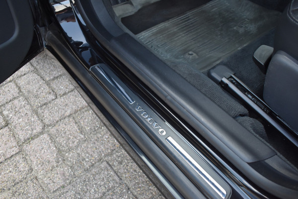 Volvo V70 D3 150PK Automaat Polar ACC | Xenon | Trekhaak | Leder | Standkachel | Stoelverwarming