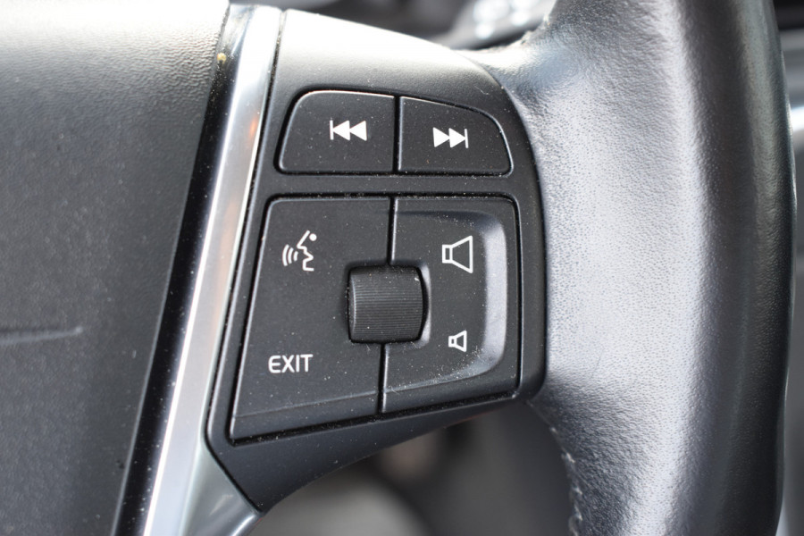 Volvo V70 D3 150PK Automaat Polar ACC | Xenon | Trekhaak | Leder | Standkachel | Stoelverwarming