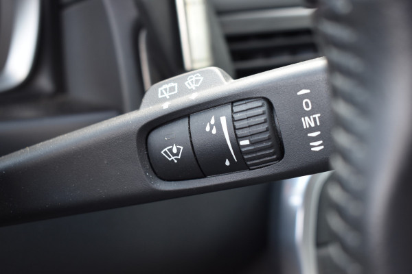 Volvo V70 D3 150PK Automaat Polar ACC | Xenon | Trekhaak | Leder | Standkachel | Stoelverwarming