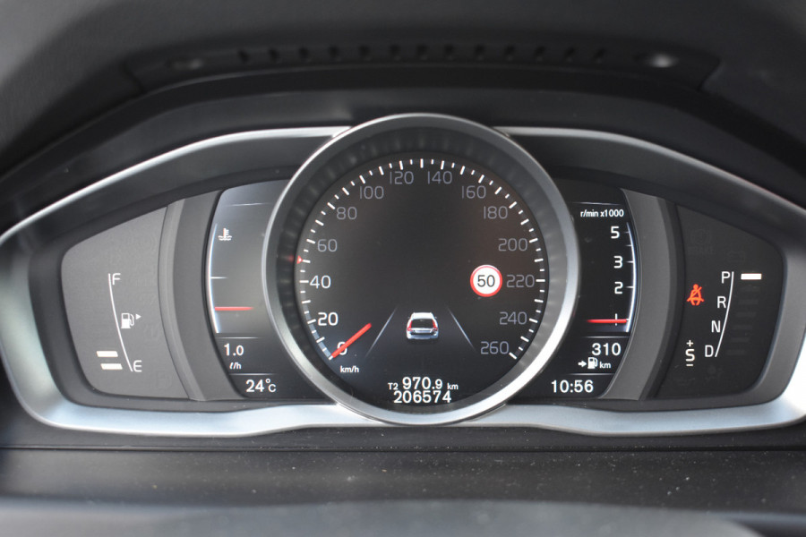 Volvo V70 D3 150PK Automaat Polar ACC | Xenon | Trekhaak | Leder | Standkachel | Stoelverwarming