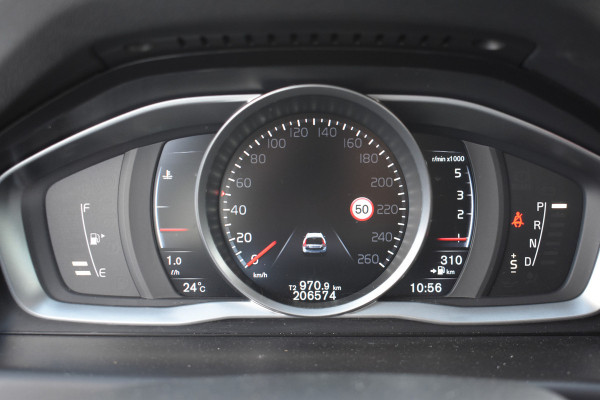 Volvo V70 D3 150PK Automaat Polar ACC | Xenon | Trekhaak | Leder | Standkachel | Stoelverwarming