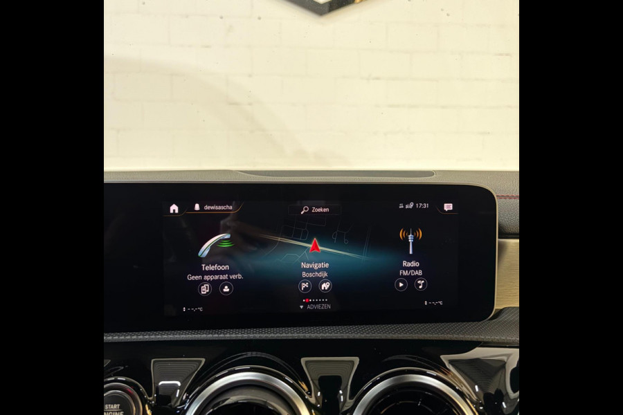 Mercedes-Benz CLA-Klasse 200 Advantage AMG-pakket Camera/Sfeer