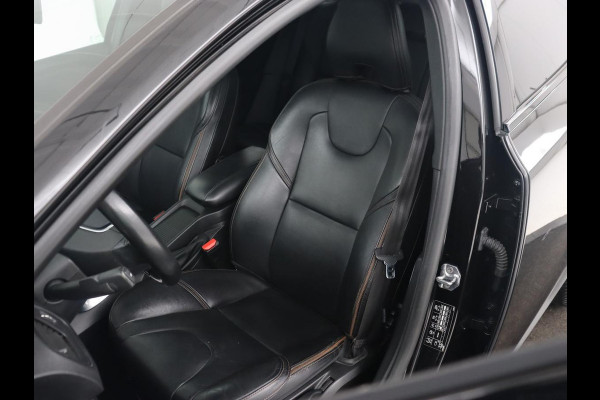 Volvo V40 Cross Country 1.5 T3 Polar+ Luxury | Panoramadak | Automaat | Camera | Full LED | Stoelverwarming | Bluetooth | Leder | Cruise control | Harman Kardon