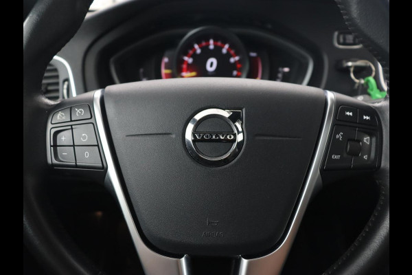 Volvo V40 Cross Country 1.5 T3 Polar+ Luxury | Panoramadak | Automaat | Camera | Full LED | Stoelverwarming | Bluetooth | Leder | Cruise control | Harman Kardon