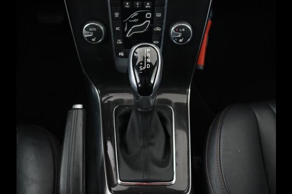 Volvo V40 Cross Country 1.5 T3 Polar+ Luxury | Panoramadak | Automaat | Camera | Full LED | Stoelverwarming | Bluetooth | Leder | Cruise control | Harman Kardon