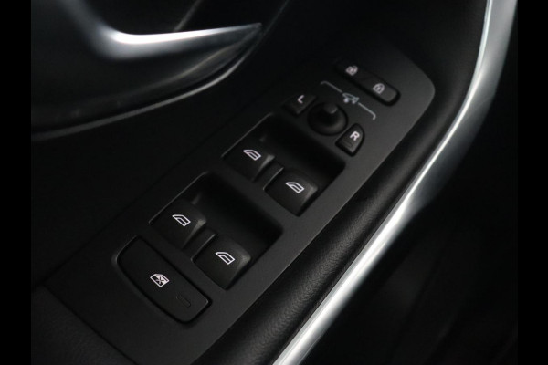 Volvo V40 Cross Country 1.5 T3 Polar+ Luxury | Panoramadak | Automaat | Camera | Full LED | Stoelverwarming | Bluetooth | Leder | Cruise control | Harman Kardon