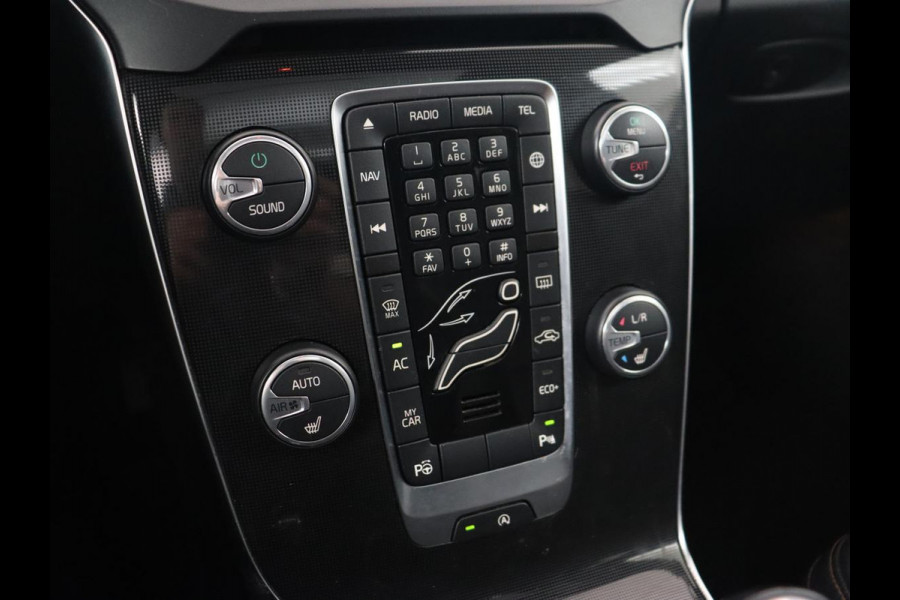 Volvo V40 Cross Country 1.5 T3 Polar+ Luxury | Panoramadak | Automaat | Camera | Full LED | Stoelverwarming | Bluetooth | Leder | Cruise control | Harman Kardon