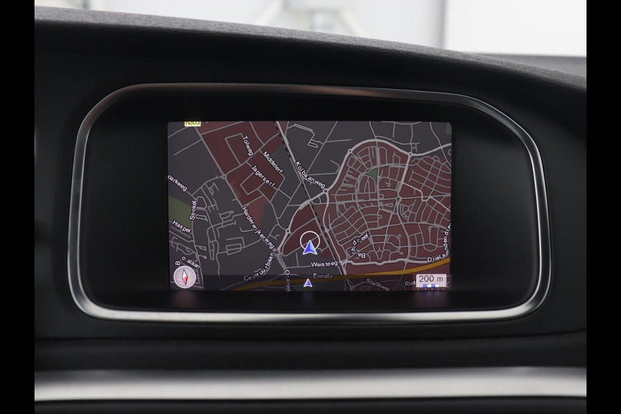 Volvo V40 Cross Country 1.5 T3 Polar+ Luxury | Panoramadak | Automaat | Camera | Full LED | Stoelverwarming | Bluetooth | Leder | Cruise control | Harman Kardon